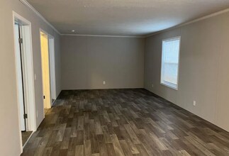 9339 Starboard Dr in Ira, MI - Foto de edificio - Building Photo