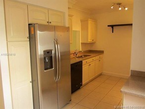 141 Crandon Blvd-Unit -341 in Miami, FL - Building Photo - Building Photo