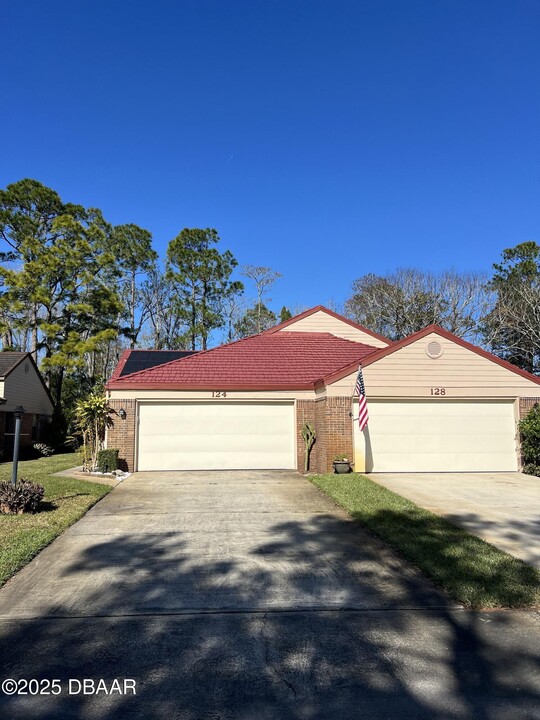 124 Sand Cove Ct in Daytona Beach, FL - Building Photo