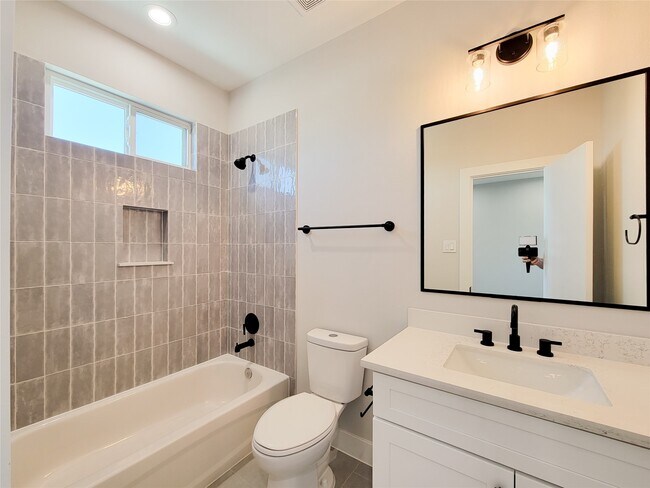 property at 905 Quitman St