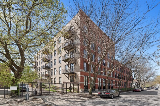 property at 2511 W Moffat St