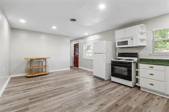 2015 Salem St in Irving, TX - Building Photo - Building Photo