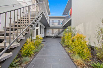 519 Hill St in Santa Monica!  Steps to Mai... in Santa Monica, CA - Building Photo - Building Photo