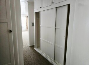 1610 Preuss Rd, Unit P1 in Los Angeles, CA - Foto de edificio - Building Photo