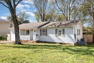 209 Nowlin Dr in Columbia, TN - Building Photo - Building Photo