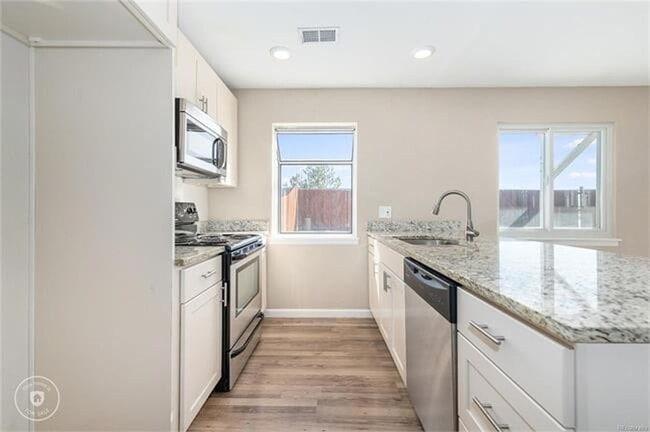 12536 Forest Dr in Thornton, CO - Foto de edificio - Building Photo