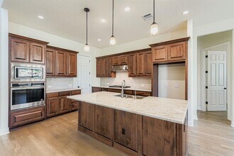 4709 Napoli Shore Dr in Volente, TX - Building Photo - Building Photo