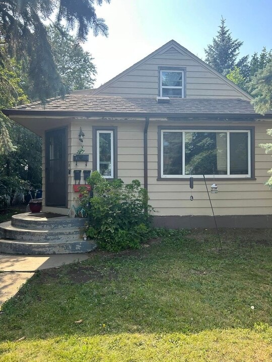 217 2nd Ave W in Dickinson, ND - Building Photo