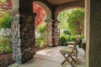 702 Farrington Ln in Lincoln, CA - Foto de edificio - Building Photo