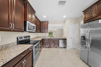 3278 Birchin Ln in Ft. Myers, FL - Building Photo - Building Photo