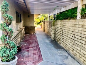 1467 Knoll Park Ln in Fallbrook, CA - Building Photo - Building Photo