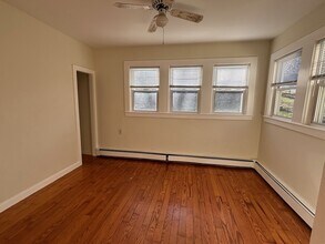 7 Spruce St in Clinton, MA - Building Photo - Building Photo