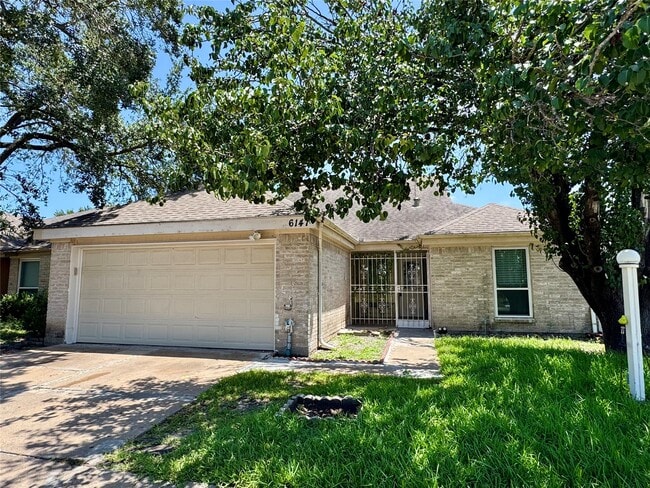6147 Briar Glade Dr