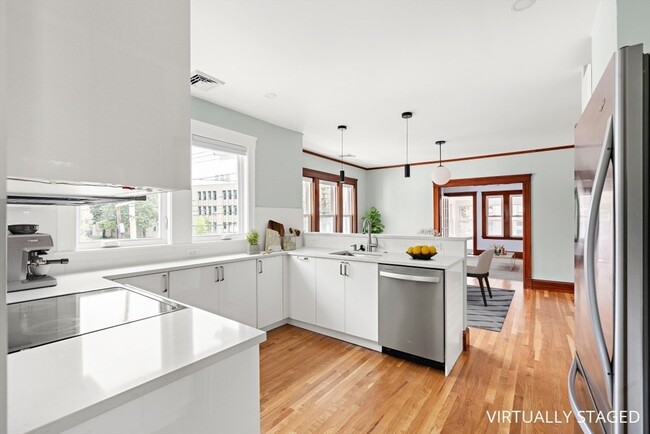 706 Mt Auburn St in Watertown, MA - Building Photo - Building Photo