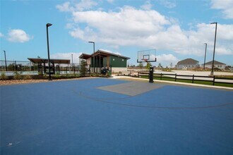 400 Park Ave in Hutto, TX - Building Photo - Building Photo