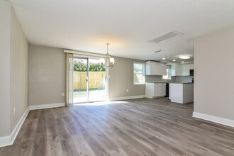 4801 5th St in New Port Richey, FL - Building Photo - Building Photo