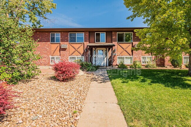 2882 Eliot Cir in Westminster, CO - Foto de edificio - Building Photo