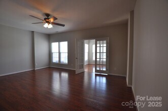 4923 Sunburst Ln in Charlotte, NC - Building Photo - Building Photo