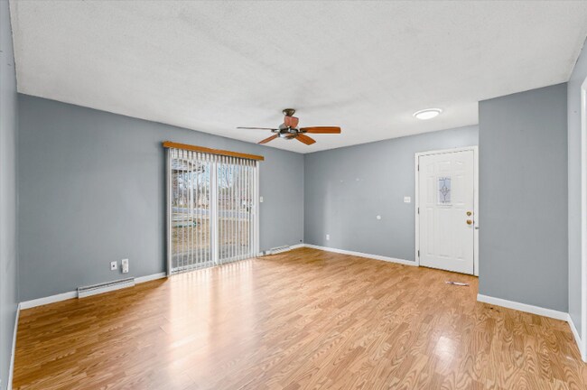 615 E Colorado Ave in Urbana, IL - Foto de edificio - Building Photo