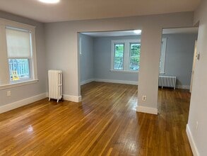 18 Symmes St, Unit 1 in Boston, MA - Foto de edificio - Building Photo