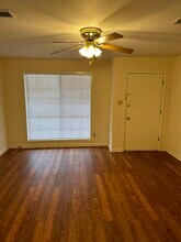 2413 Hill St in Alexandria, LA - Foto de edificio - Building Photo