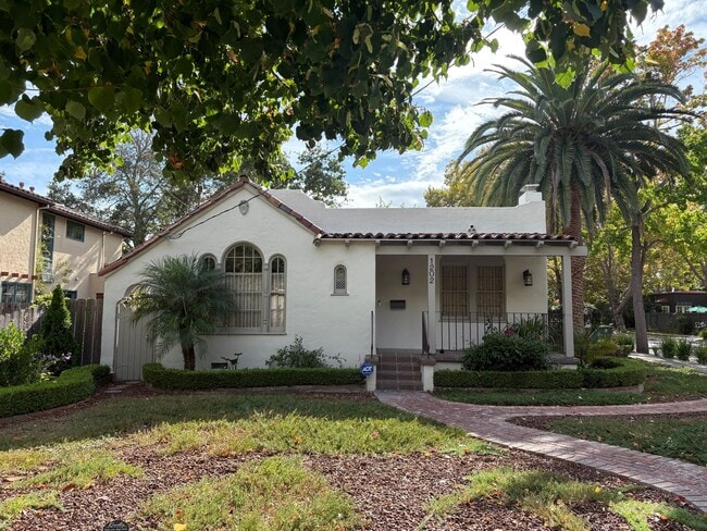 1202 Guinda St in Palo Alto, CA - Building Photo - Building Photo