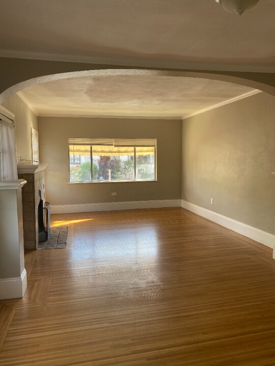 3801 Rhoda Ave in Oakland, CA - Building Photo