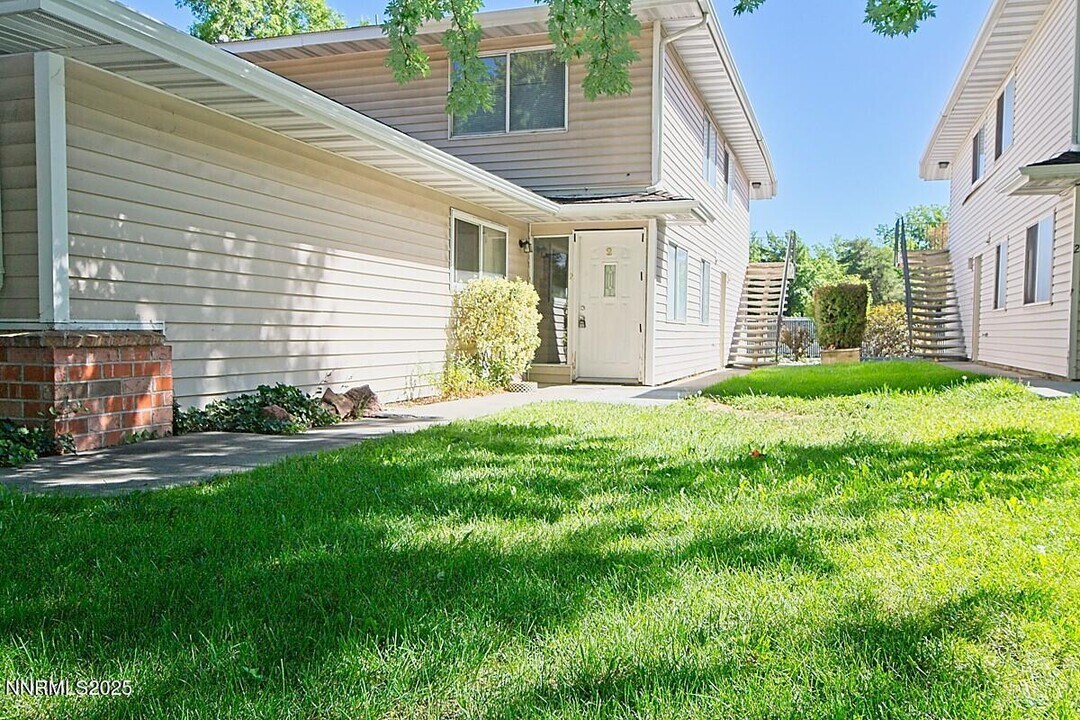 690 Jamaica Ave in Reno, NV - Building Photo