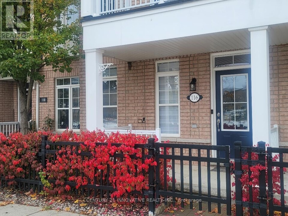 116 Harbourside Dr in Whitby, ON - Building Photo