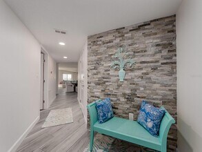 240 Sand Key Estates Dr, Unit 216 in Clearwater, FL - Building Photo - Building Photo