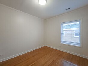4845 N Wolcott Ave, Unit 3E in Chicago, IL - Foto de edificio - Building Photo