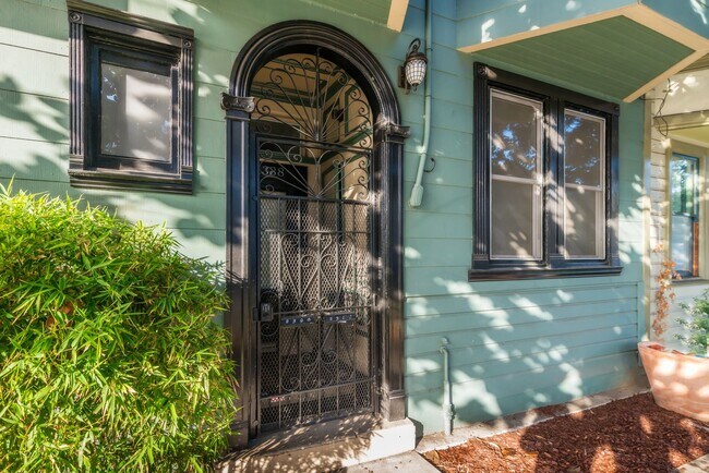 2388-2390 Bryant St-Unit -2388 in San Francisco, CA - Building Photo - Building Photo