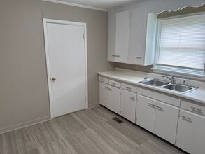 1413 E Pacific St in Springfield, MO - Building Photo - Building Photo