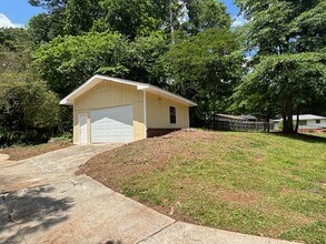 301 Maple St in Hapeville, GA - Building Photo - Building Photo