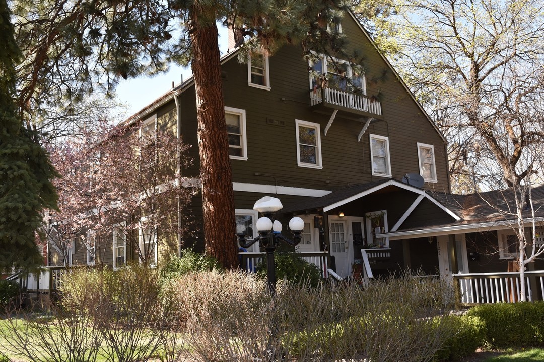 720-728 NW Georgia Ave in Bend, OR - Building Photo