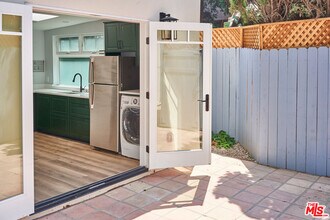10394 Keswick Ave in Los Angeles, CA - Building Photo - Building Photo