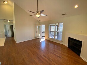 85 Rotunda Cir in Asheville, NC - Foto de edificio - Building Photo