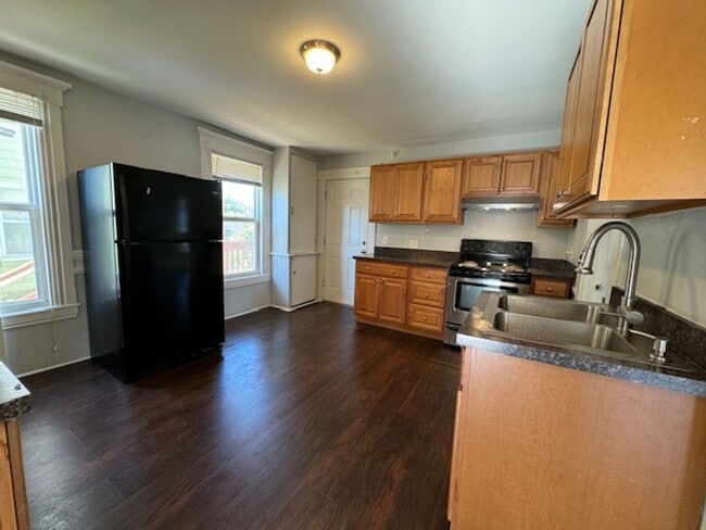 2-4 Gates St in Manchester, NH - Building Photo - Building Photo