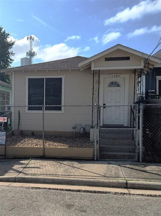 1107 Edwards St in Houston, TX - Building Photo