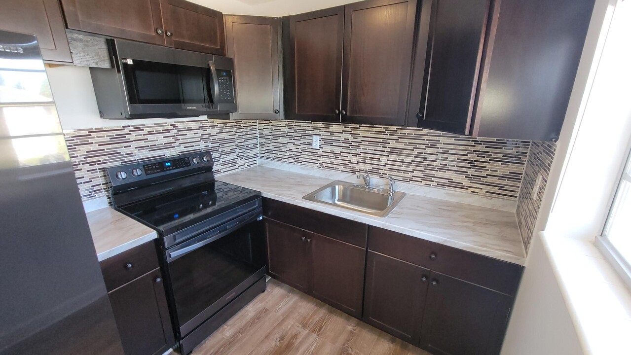 92 Bedford D in West Palm Beach, FL - Building Photo