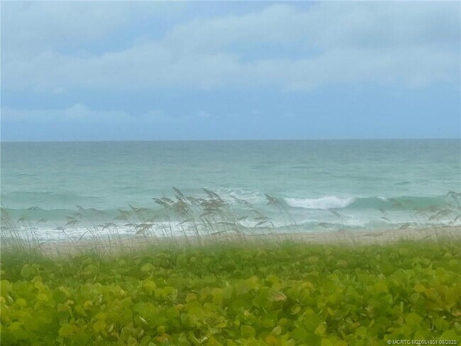 10102 S Ocean Dr in Jensen Beach, FL - Building Photo - Building Photo