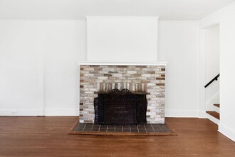 6 Alexander Ave in Harrison, NY - Building Photo - Building Photo