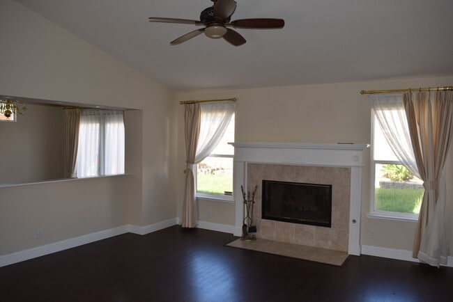 1667 Green Springs Ct in Tracy, CA - Building Photo - Building Photo