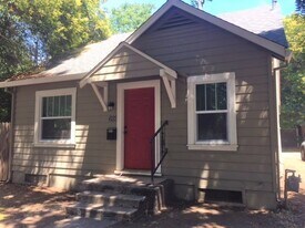 623 Ivy St in Chico, CA - Building Photo