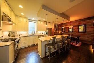 2164 N Bell Ave in Chicago, IL - Foto de edificio - Building Photo