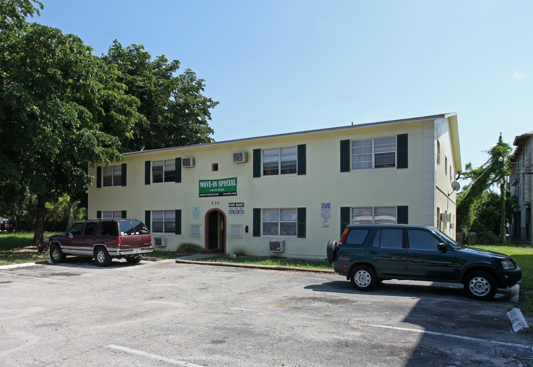 430 NW 41st St in Fort Lauderdale, FL - Foto de edificio