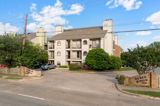 Sable Ridge Condominiums in Dallas, TX - Building Photo - Building Photo