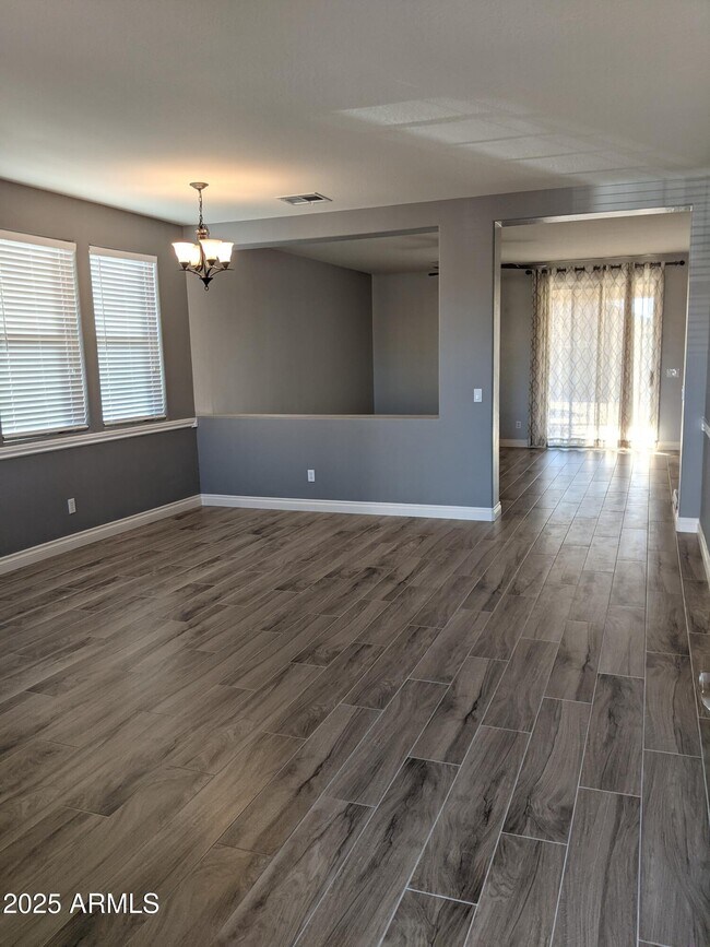 12039 W Louise Ct in Sun City, AZ - Foto de edificio - Building Photo