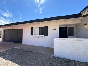 1718 W Oraibi Dr in Phoenix, AZ - Building Photo - Building Photo
