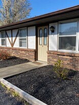 1102 Bluewater Dr, Unit B in Monticello, IN - Building Photo